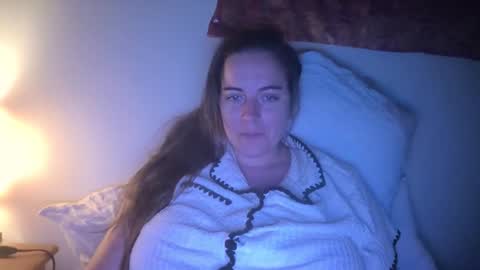 Snapshot of sola_limelight chatting on 11.07.25 sola_limelight online show from 11.07.25