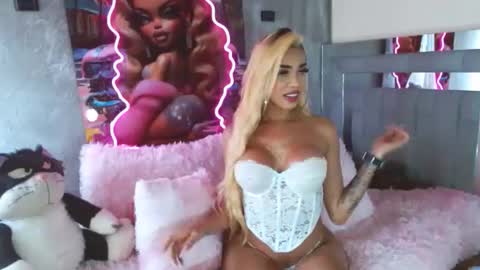 Snapshot of solange_koi chatting on 01.15.25 instagram evalunavelez1. online show from 01.15.25