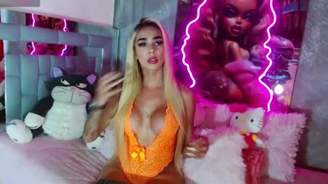 Snapshot of solange_koi chatting on 03.11.25 instagram evalunavelez1. online show from 03.11.25