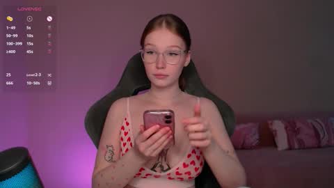 Snapshot of solanochka chatting on 11.28.25 Jennifer Jenny Jen online show from 11.28.25