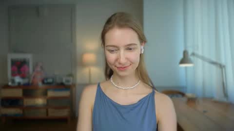 Bella online show from 02.25.25