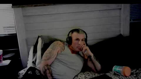 Snapshot of solodolo2020 chatting on 11.22.25 I love watching beautiful women play with themselves online show from 11.22.25