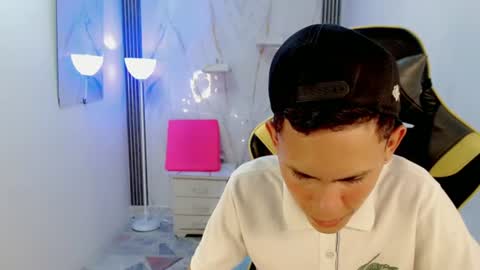 Snapshot of sombra_18 chatting on 07.03.26 ESTEBAN online show from 07.03.26