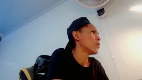 Snapshot of sombra_18 chatting on 07.22.26 ESTEBAN online show from 07.22.26