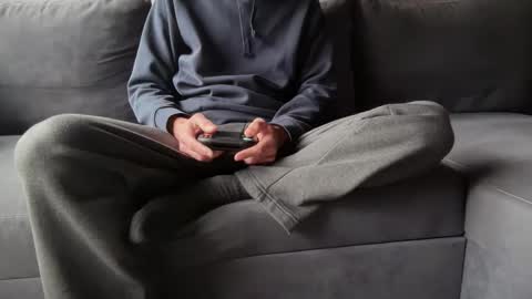 Snapshot of sondages chatting on 12.21.25 Sondages online show from 12.21.25