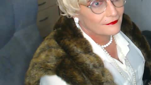 sonjairene online show from 12.25.24