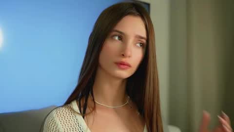 Snapshot of sonyaericsson chatting on 11.18.25 Eva 3 online show from 11.18.25