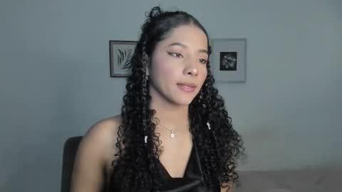 Snapshot of sophi_baby chatting on 02.13.26 Sophi baby online show from 02.13.26