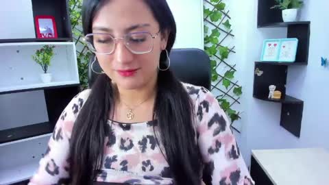 sophi_hardd online show from 04.24.26