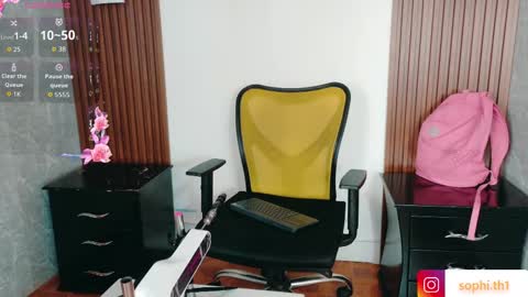 Sophi Thaylorr online show from 09.19.25