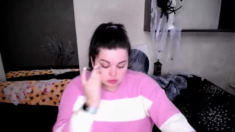 sophia__olsen online show from 10.30.25