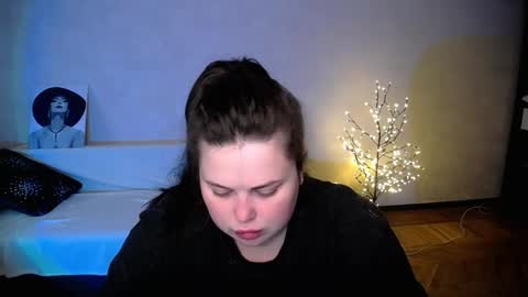 sophia__olsen online show from 06.04.26