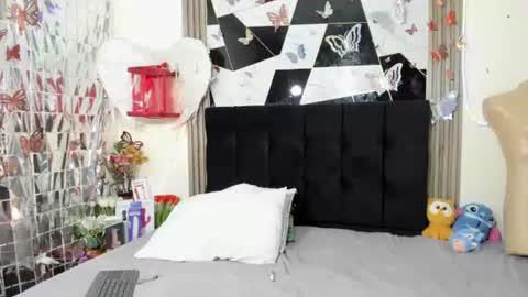 Snapshot of sophia_arevalo_ chatting on 06.14.26 Sophia online show from 06.14.26