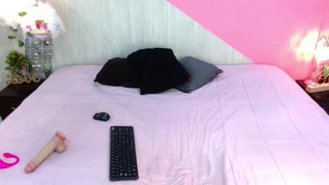 Snapshot of sophia_brunette21 chatting on 01.11.26 sophia_brunette21 online show from 01.11.26