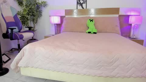 Snapshot of sophia_duarte_ chatting on 04.22.26 sophia_duarte_ online show from 04.22.26
