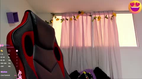 Snapshot of sophia_milano chatting on 01.10.25 sophia_milano online show from 01.10.25