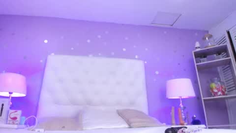 Sophia  online show from 02.13.25