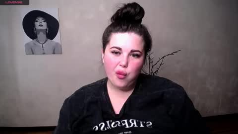 Snapshot of sophia_olsen_ chatting on 09.18.25 sophia_olsen_ online show from 09.18.25