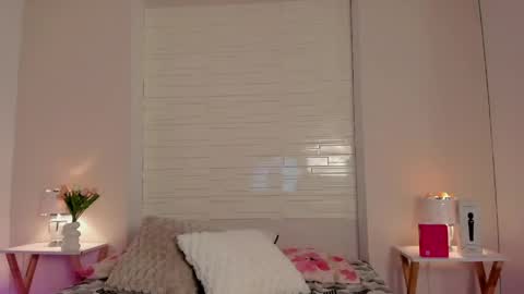 Snapshot of sophia_stonne chatting on 05.06.26 S O P H I A online show from 05.06.26