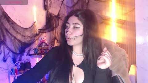 Snapshot of sophia_tf chatting on 10.25.25 Sophia online show from 10.25.25