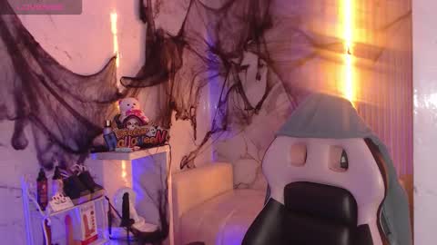 Snapshot of sophia_tf chatting on 10.29.25 Sophia online show from 10.29.25