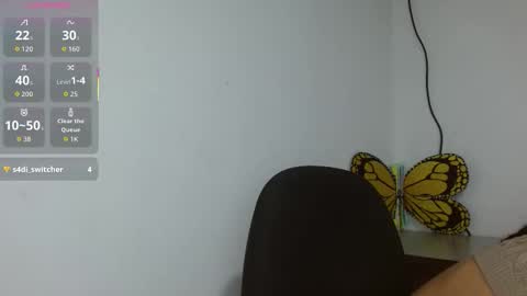 Snapshot of sophiabedford chatting on 10.22.25 Sophia Bedford online show from 10.22.25