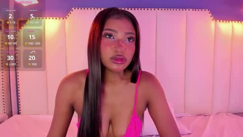 Snapshot of sophiabloss chatting on 12.20.25 Sophie online show from 12.20.25