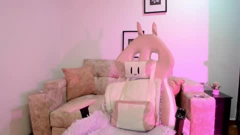 Snapshot of sophiacolemann chatting on 12.19.24 sophiacolemann online show from 12.19.24