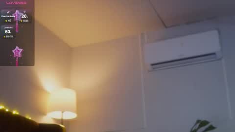 Snapshot of sophialaxx chatting on 01.10.26 Sophia online show from 01.10.26