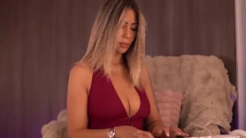Snapshot of sophiapotts chatting on 06.29.26 Sophie online show from 06.29.26