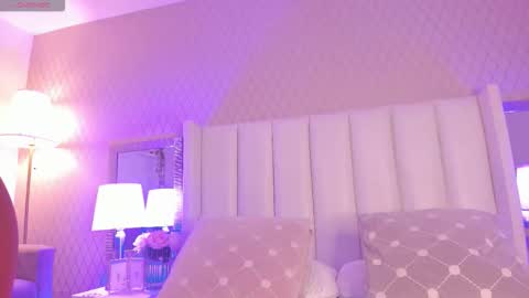 SophiaSmiths online show from 11.03.25