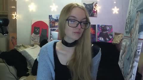 Snapshot of sophiasonata chatting on 10.31.25 SophiaSonata online show from 10.31.25