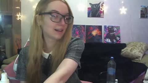 Snapshot of sophiasonata chatting on 11.12.25 SophiaSonata online show from 11.12.25