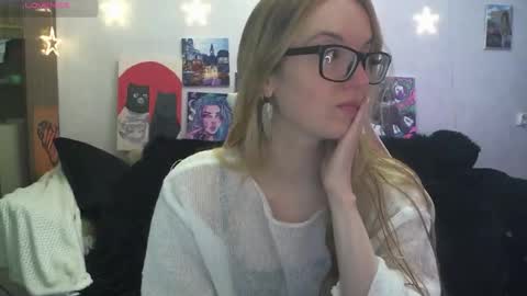 Snapshot of sophiasonata chatting on 01.09.26 SophiaSonata online show from 01.09.26