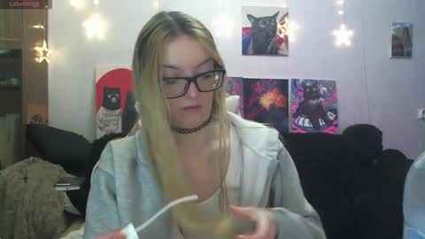 Snapshot of sophiasonata chatting on 02.01.26 SophiaSonata online show from 02.01.26