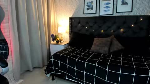 Snapshot of sophie__blare chatting on 02.13.26 sophie__blare online show from 02.13.26