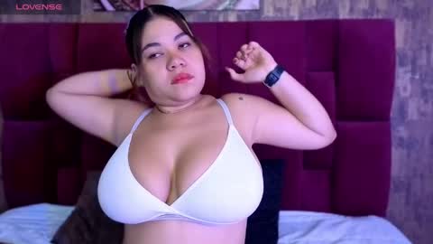 Snapshot of sophie__blare chatting on 06.05.26 sophie__blare online show from 06.05.26