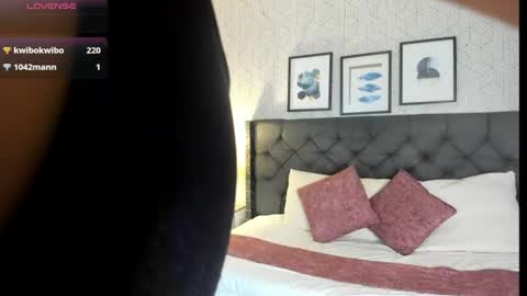 Snapshot of sophie__blare chatting on 06.19.26 sophie__blare online show from 06.19.26