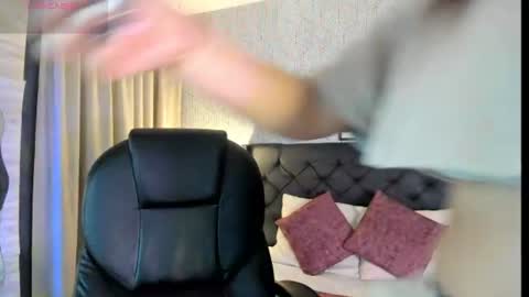 Snapshot of sophie__blare chatting on 06.23.26 sophie__blare online show from 06.23.26