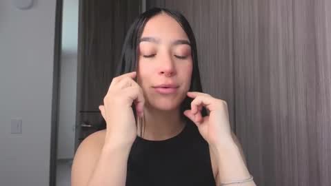 Snapshot of sophie_bbs chatting on 09.16.25 Sophie online show from 09.16.25