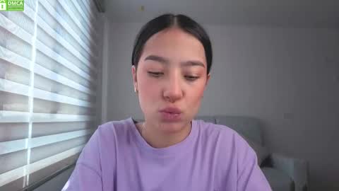 Snapshot of sophie_bbs chatting on 10.15.25 Sophie online show from 10.15.25