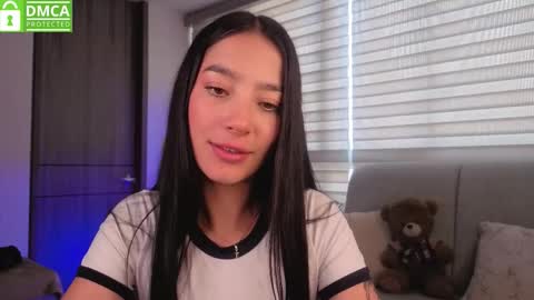 Snapshot of sophie_bbs chatting on 01.05.26 Sophie online show from 01.05.26