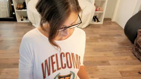 Snapshot of sophie_caring chatting on 09.27.25 Sophie online show from 09.27.25