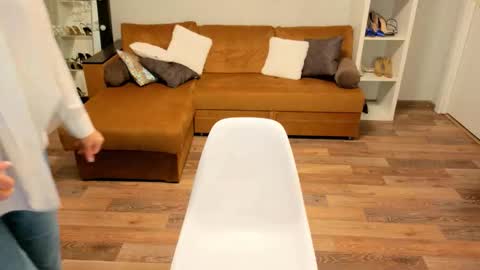 Snapshot of sophie_caring chatting on 12.17.25 Sophie online show from 12.17.25