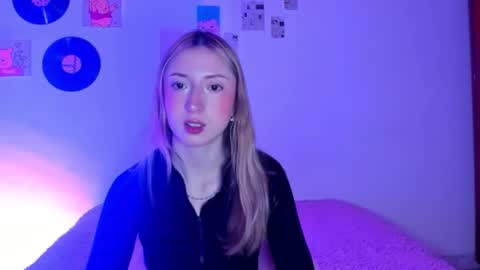 Snapshot of sophie_collins13 chatting on 03.20.26 Sophie online show from 03.20.26