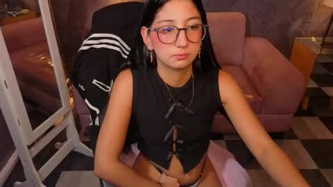 sophie_jones_b online show from 05.08.26