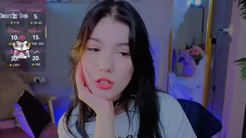 Snapshot of sophie_nomenal_ chatting on 10.28.25 sophie_nomenal_ online show from 10.28.25