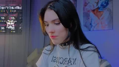 Snapshot of sophie_nomenal_ chatting on 11.04.25 sophie_nomenal_ online show from 11.04.25