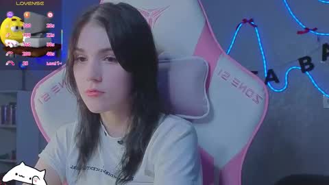 Snapshot of sophie_nomenal_ chatting on 01.08.26 sophie_nomenal_ online show from 01.08.26