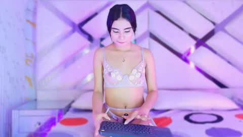 Sophie  online show from 05.04.26